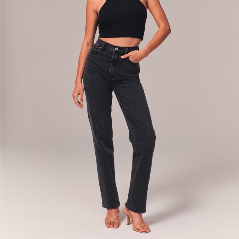 Abercrombie Ultra High Rise 90s Straight Jean Black wash curve love
